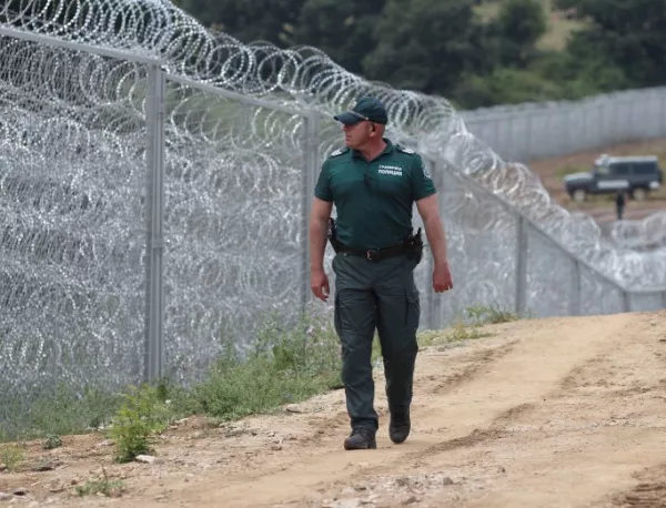 Приключи изграждането на оградата по турската граница 