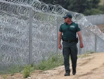 През май започва строителството на ограда по границата 