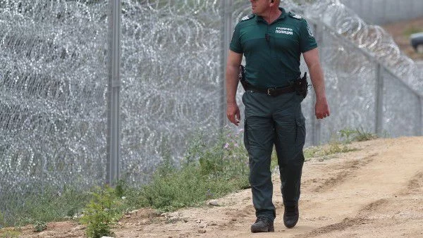 Над 200 бежанци са хванати на границата ни с Турция