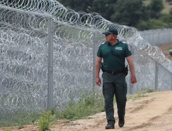 "Фронтекс" засилва контрола по българската граница с Турция и Сърбия