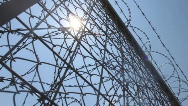 Оградата по границата готова до края на годината