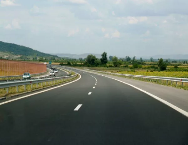 На "Тракия" започна строителството на две допълнителни пътни връзки на п.в. "Плодовитово"