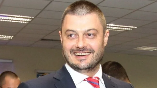 Бареков влезе в джаза: ГЕРБ и ДПС щели да цепят "патриотичния вот" с ромски бунтове