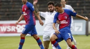 Дъжд от картони и две мелета белязаха 0:0 между Марек и Локо (Пд)