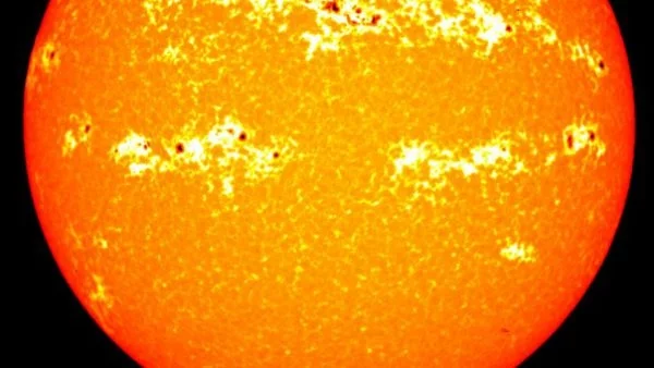 15 изригвания на Слънцето е имало за 3 дни