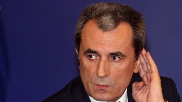 Не възнамерявам да купувам гласове - ако мислех да го правя, щеше да ми е по-евтина кампанията