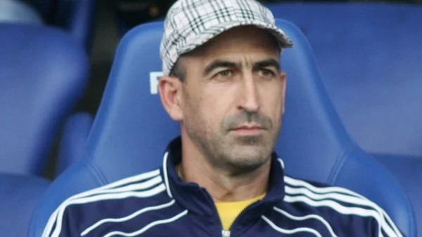 Цветовете отдавна ги няма, по интереси стават нещата