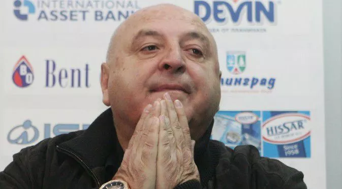 Венци Стефанов подкрепи решението за Литекс и нападна "Левски"