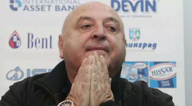 Венци Стефанов призова Любо Пенев да си подаде оставката