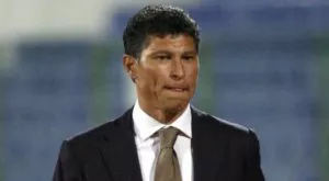 Краси Балъков дари своя фланелка за благотворителност (СНИМКА)