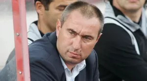 Спрягат Мъри Стоилов за треньор на полски гранд