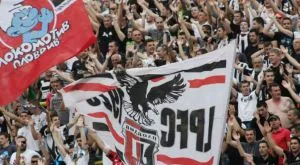 Фенове на Локо Пд помляха трибуна в Коматево (ВИДЕО)