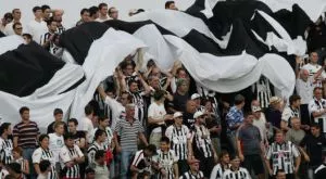 Фенове на Локо (Пд) атакували районното в Монтана, ранили полицай