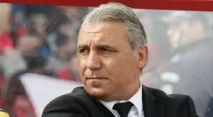 Как "Стоичков" звънна на световен шампион в ефир, а се оказа жена?