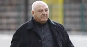 Венци Стефанов: След мач с Левски винаги събираме спринцовките с кофи!