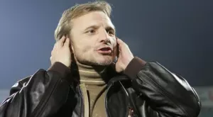 {{ otherArticle[0].article.title }}