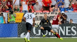 Юнайтед надви Рома в мач за сетивата