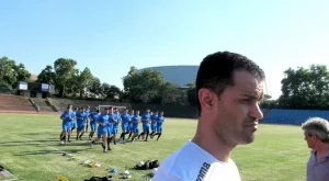 Безобразно! Фен удари треньор след мач от "Б" група