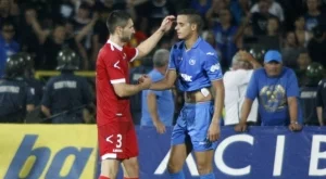 Гонзо глоби жестоко играч за хамалски футбол