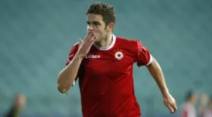 Голмайстор на ЦСКА с гаджето на ресторант