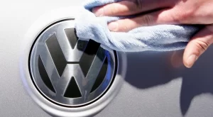 S&P's понижи кредитния рейтинг на Volkswagen 