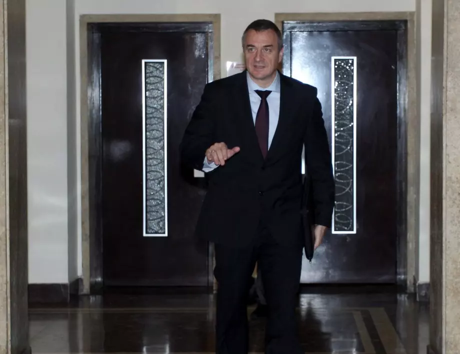 Бивш вътрешен министър: Служителите на МВР, работили със Семерджиев не са си давали сметка за дребните нарушения