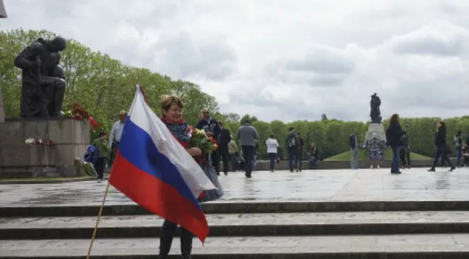 Фенове в Киев се сбиха заради руски флаг