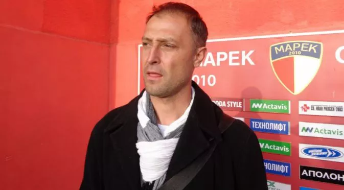 Шефът на Марек: Стойне Манолов ни финансира месечен лагер заради 1:1 с "Левски"   