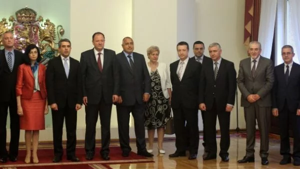 Месец на политическите консултации при Плевнелиев 