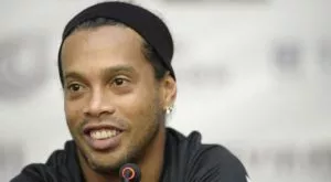 Клубове от Висшата лига искат Роналдиньо