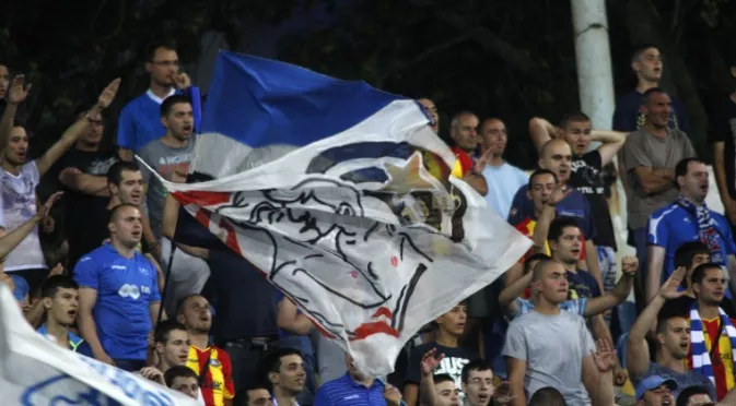 Бой между фенове на Левски и полицията след мача в Ловеч