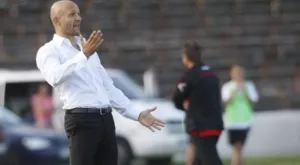 Радуканов пробва тайнствен бранител