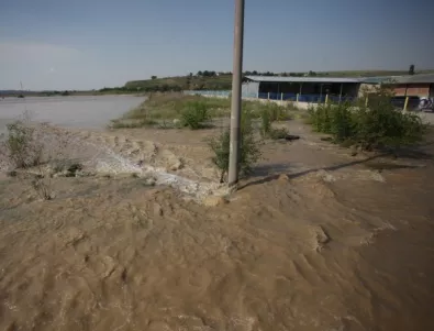 Местните власти във Врачанско взаимно се обвиняват за наводнението в Мизия