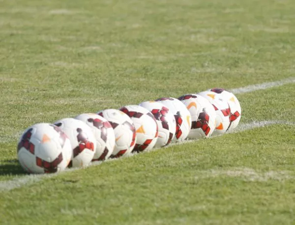Футболни звезди провеждат благотворителен мач в Бургас