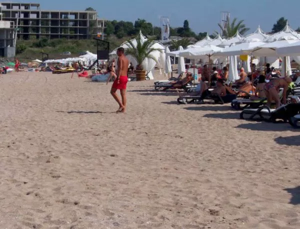 Хотелиери искат безплатни чадъри и шезлонги в Слънчев бряг