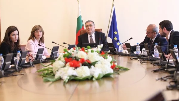 Правителството ще обсъди позицията ни за НАТО