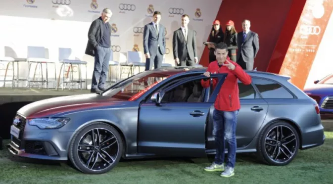 Роналдо застрахова автопарка си за €100 000