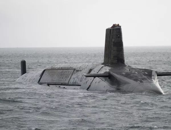 Руски военни засякоха японска шпионска подводница