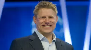 {{ otherArticle[0].article.title }}