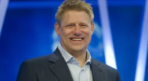 Шмайхел: Ван Гаал ще върне Манчестър Юнайтед на върха