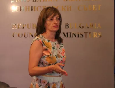 Екатерина Захариева: Ние сме експерти и затова сме министри, не заради някой друг