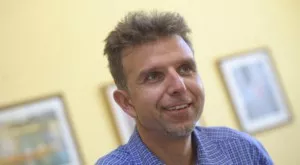 {{ otherArticle[0].article.title }}