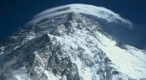 Още трима алпинисти от експедицията на Скатов се издирват под К2