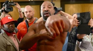 Бригс пробва да удави Кличко, украинецът бесен