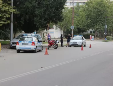 Шефът на икономическата полиция в Казанлък се преби с мотор