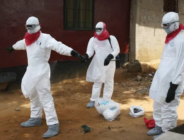 Япония е готова да предложи експериментален лек срещу ебола
