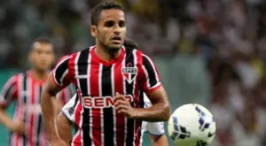 Барселона преговаря със защитник на Сао Пауло