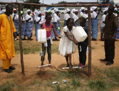 16 000 лекари са уволнени в Нигерия в разгара на кризата с ебола