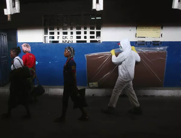 Втори работник на СЗО, заразен с ебола, ще бъде евакуиран в Германия