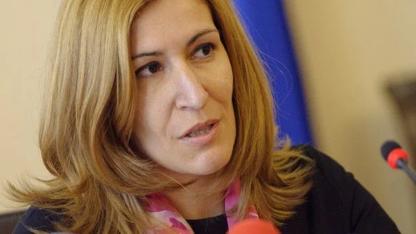 Ангелкова: Готова е наредбата за професията "екскурзовод" 